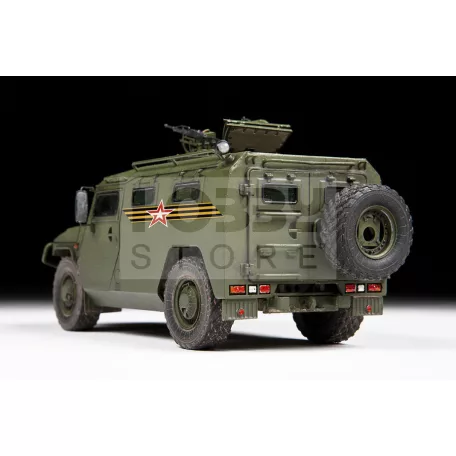 Zvezda Russian Armored Vehicle GAZ Tiger makett 1:35 (3668Z)