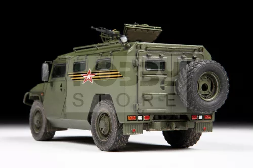 Zvezda Russian Armored Vehicle GAZ Tiger makett 1:35 (3668Z)
