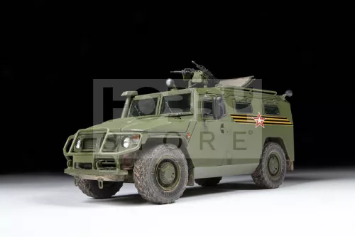 Zvezda Russian Armored Vehicle GAZ Tiger makett 1:35 (3668Z)