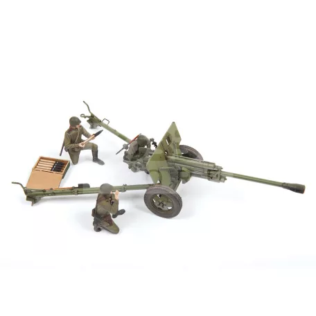 Zvezda ZIS-3 with crew makett 1:35 (3671Z)