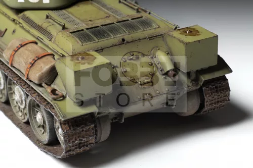 Zvezda T-34/76 mod.1942 makett 1:35 (3686Z)