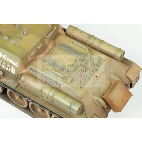 Zvezda SU-85 Self Propelled Gun 1:35 makett (3690Z)