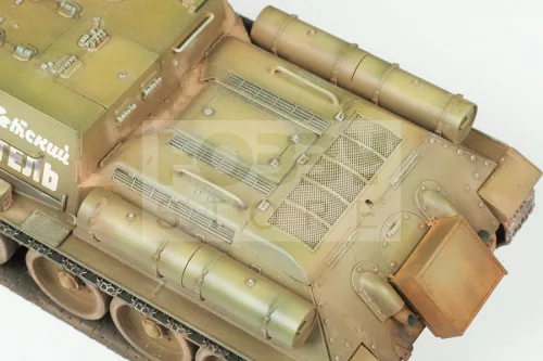 Zvezda SU-85 Self Propelled Gun 1:35 makett (3690Z)