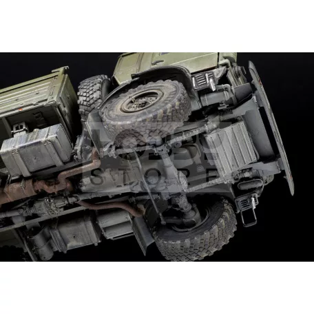 Zvezda Kamaz-5350 Truck 3-axle "Mustang" makett 1:35 (3697Z)
