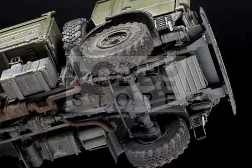 Zvezda Kamaz-5350 Truck 3-axle "Mustang" makett 1:35 (3697Z)