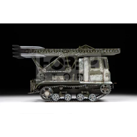 Zvezda STZ-5 WITH BM-13 KATYUSHA makett 1:35 (3700Z)