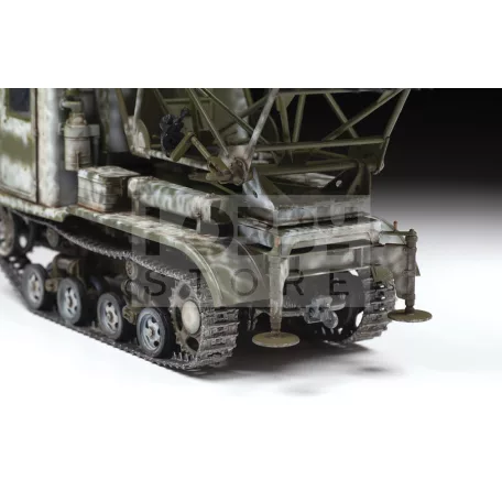 Zvezda STZ-5 WITH BM-13 KATYUSHA makett 1:35 (3700Z)