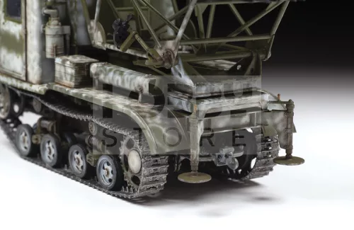 Zvezda STZ-5 WITH BM-13 KATYUSHA makett 1:35 (3700Z)