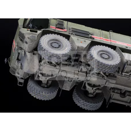 Zvezda Typhoon-K 6X6 Armoured Vehicle makett 1:35 (3701Z)