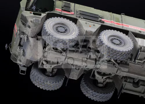 Zvezda Typhoon-K 6X6 Armoured Vehicle makett 1:35 (3701Z)