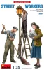 MiniArt Street Workers – 1:35 figura makett