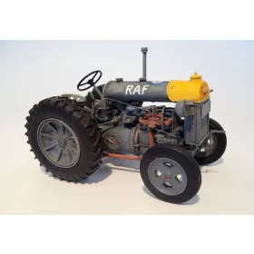 Plus Model Fordson N-big – járműmakett