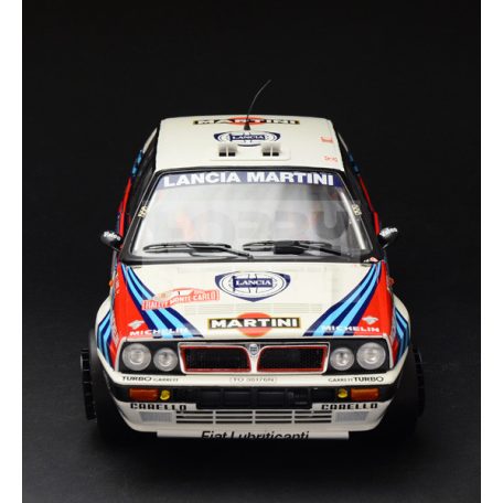 Italeri Lancia Delta HF integrale 16v 1:12 autó makett 4709IT