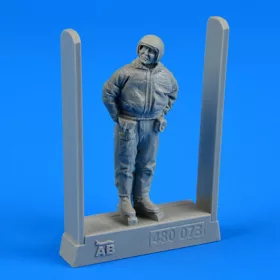   Aerobonus Soviet air force fighter pilot-winter su – figura makett