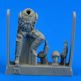   Aerobonus Soviet Pilot-the Cold War period – 1:48 figura (480121) makett