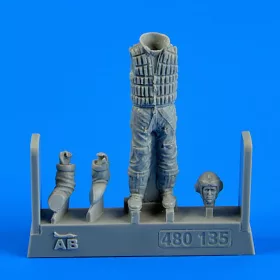   Aerobonus German Luftwaffe Pilot WWII w.life jacke – 1:48 figura makett