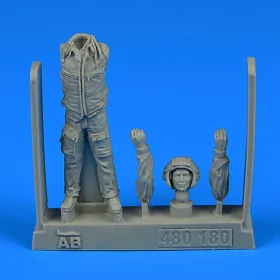   Aerobonus Modern Soviet Fighter Pilot with HUD – figura makett