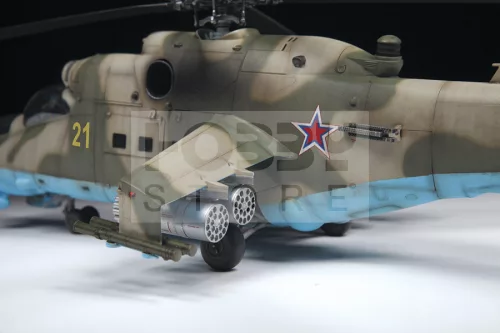 Zvezda MIL Mi-24P Russ.Attack Helicopter makett 1:48 (4812Z)