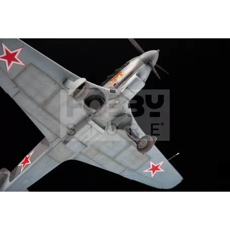 Zvezda YAK-9 Soviet fighter makett 1:48 (4815Z)