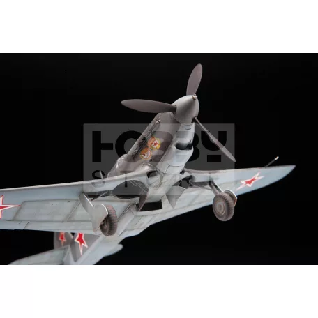 Zvezda YAK-9 Soviet fighter makett 1:48 (4815Z)