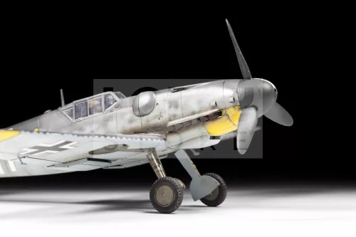 Zvezda Messerschmitt BF-109 G6 makett 1:48 (4816Z)