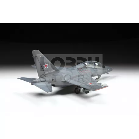 Zvezda YAK-130 Russian Light Bomber makett 1:48 (4818Z)