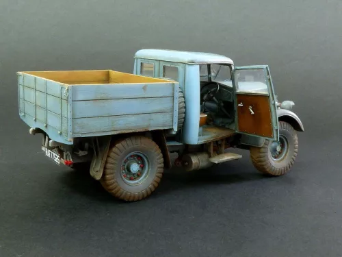 Plus Model Ford WOT-3 Tructor – járműmakett