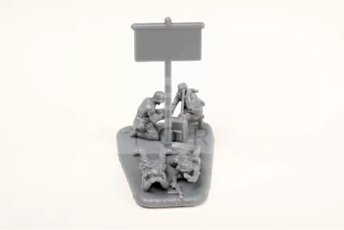 Zvezda German Medical Personnel 1941-43 makett 1:72 (6143)