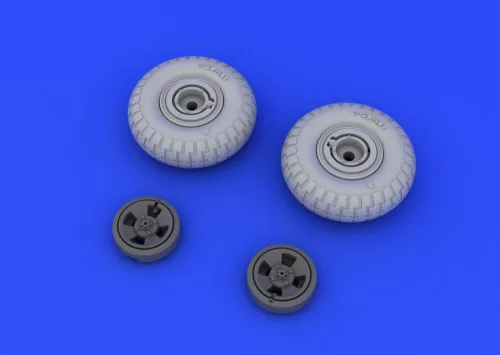 Eduard Accessories Spitfire wheels - 4 spoke w/pattern for Eduard - mintázott futófelületű négyküllős kerékkészlet