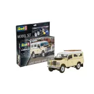 Revell Gift Set Land Rover Series III LWB 1:24 autó makett 67056R