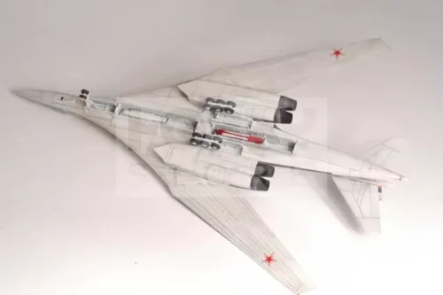 Zvezda Tupoljev TU-160 szuperszonikus bombázó 'Blackjack' makett 1:144 (7002Z)