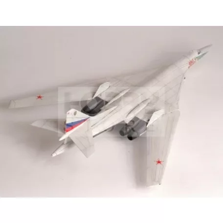 Zvezda Tupoljev TU-160 szuperszonikus bombázó 'Blackjack' makett 1:144 (7002Z)