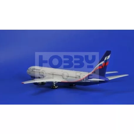 Zvezda Boeing 767-300 makett 1:144 (7005Z)