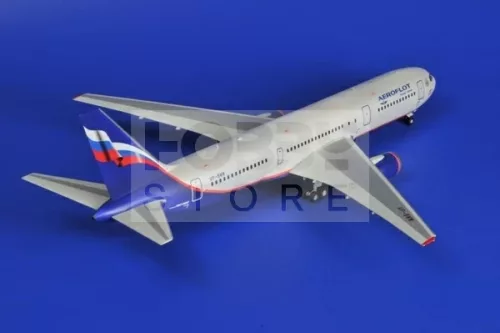Zvezda Boeing 767-300 makett 1:144 (7005Z)
