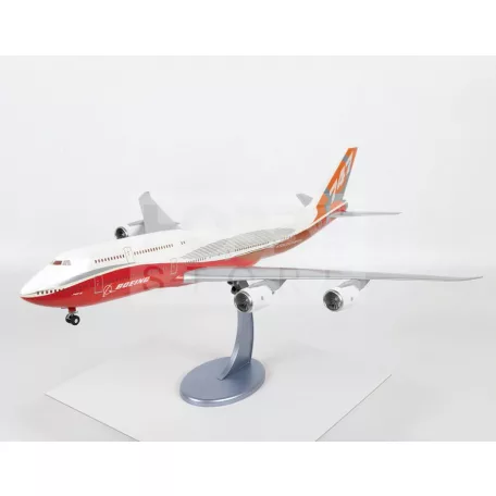 Zvezda Boeing 747-8 makett 1:144 (7010Z)