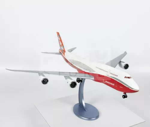 Zvezda Boeing 747-8 makett 1:144 (7010Z)