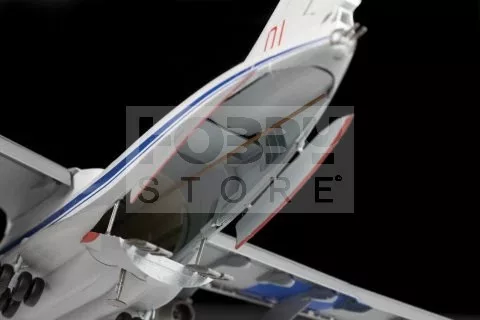 Zvezda IL-76 makett 1:144 (7011Z)