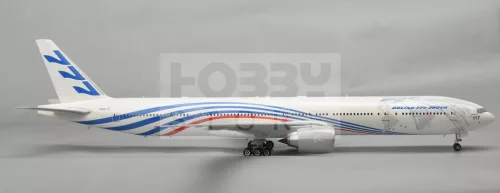 Zvezda Boeing 777-300ER makett 1:144 (7012Z)