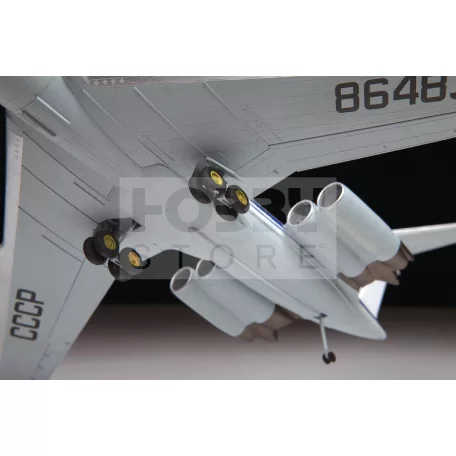 Zvezda Ilushin Il-62M makett 1:144 (7013Z)