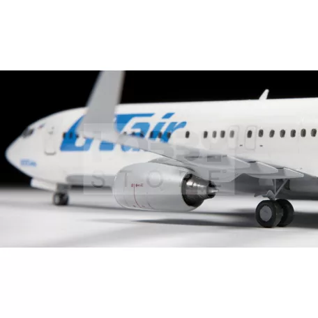 Zvezda Boeing 737-800 makett 1:144 (7019Z)