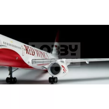 Zvezda Tupoljev TU 204/100 makett 1:144 (7023Z)