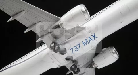Zvezda Boeing 737-8 MAX makett 1:144 (7026Z)