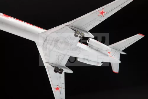 Zvezda Tupolew TU-134 UBL makett 1:144 (7036Z)