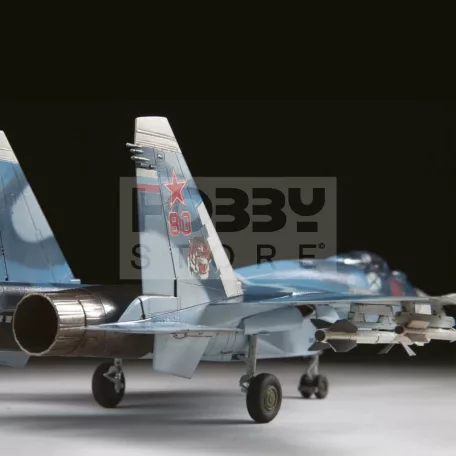 Zvezda Sukkoi SU-33 Russian Naval Fighter makett 1:72 (7297Z)