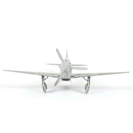 Zvezda Airplanes Yak-3 Soviet Fighter makett 1:72 (7301Z)
