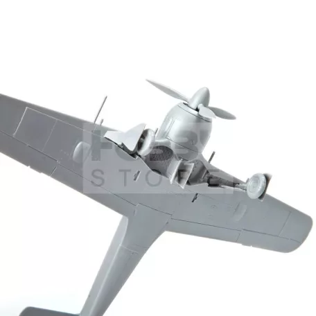 Zvezda Focke Wulf 190 A4 makett 1:72 (7304Z)
