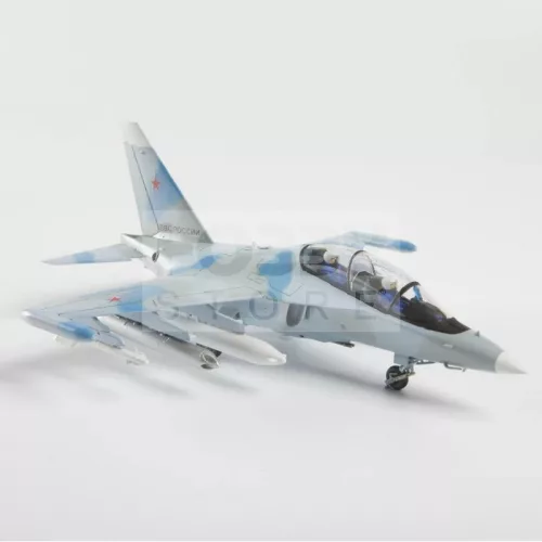 Zvezda YAK 130 makett 1:72 (7307Z)