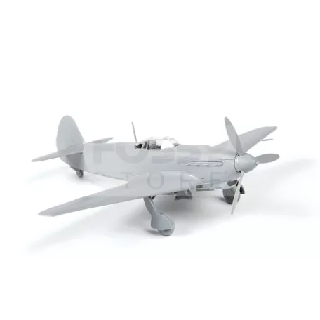 Zvezda YAK-9 Soviet fighter makett 1:72 (7313Z)