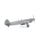 Zvezda YAK-9 Soviet fighter makett 1:72 (7313Z)