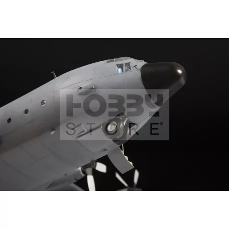 Zvezda C-130 H Hercules makett 1:72 (7321Z)